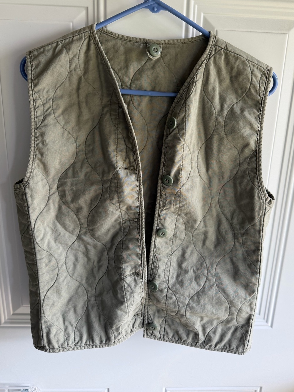 American Eagle Quilted Olive Vest size small